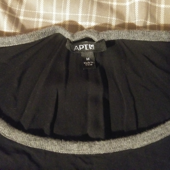 Women's grey and black top Medium - Picture 2 of 4